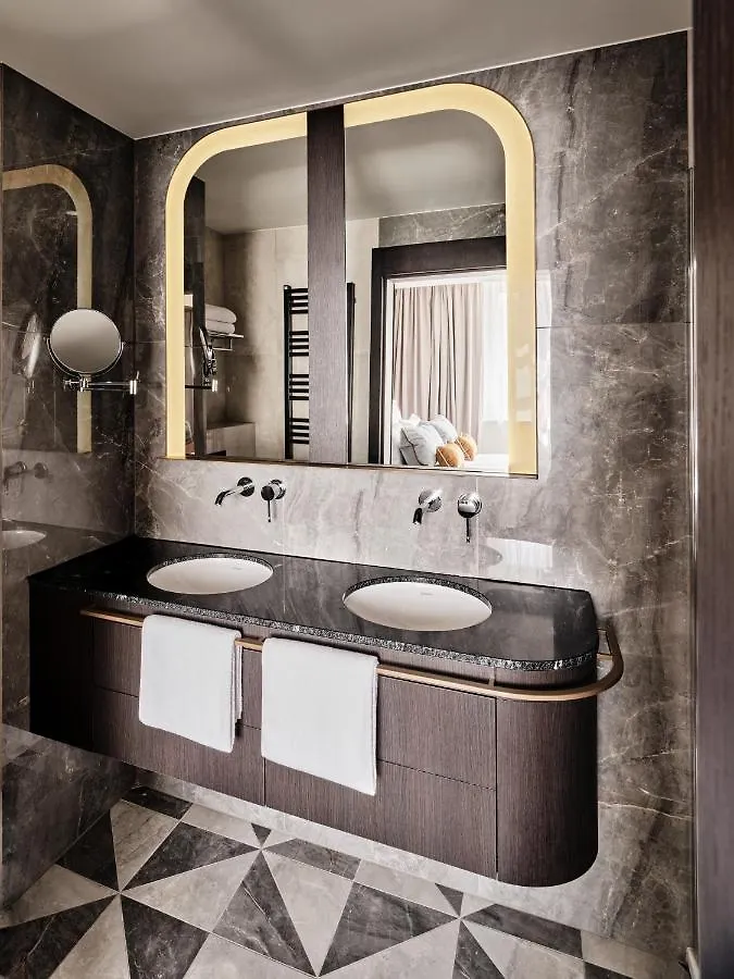 The Crown Krakow Center - Handwritten Collection Accor 4*,